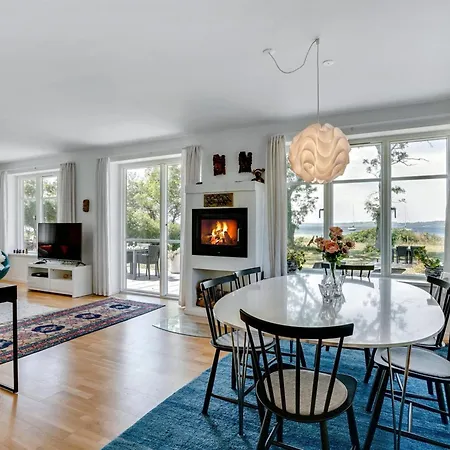 Jeppe - 50m To The Fjord By Interhome أبينرا