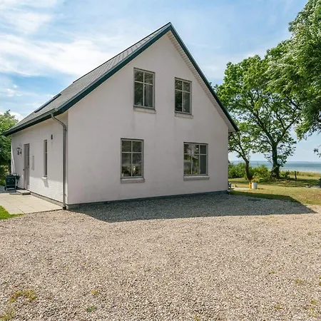 Jeppe - 50m To The Fjord By Interhome オーベンロー