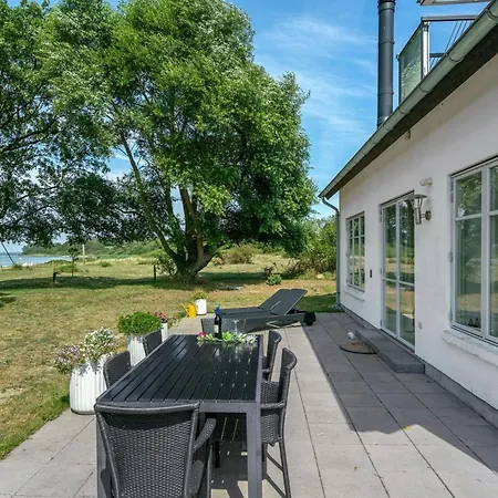 Jeppe - 50m To The Fjord By Interhome بيت للعطل