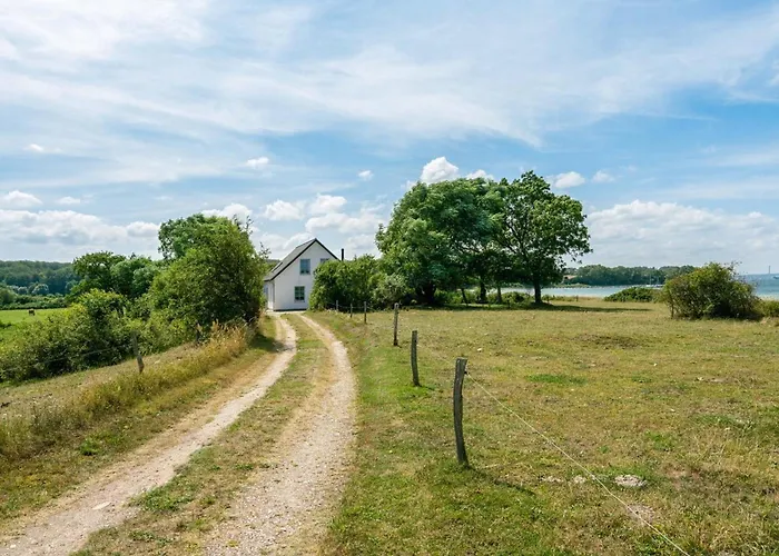 Holiday home Jeppe - 50m To The Fjord By Interhome