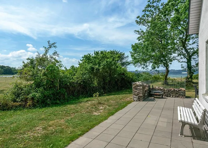 Jeppe - 50m To The Fjord By Interhome