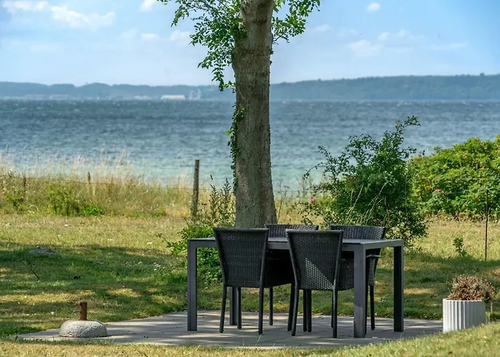 Holiday home Jeppe - 50m To The Fjord By Interhome